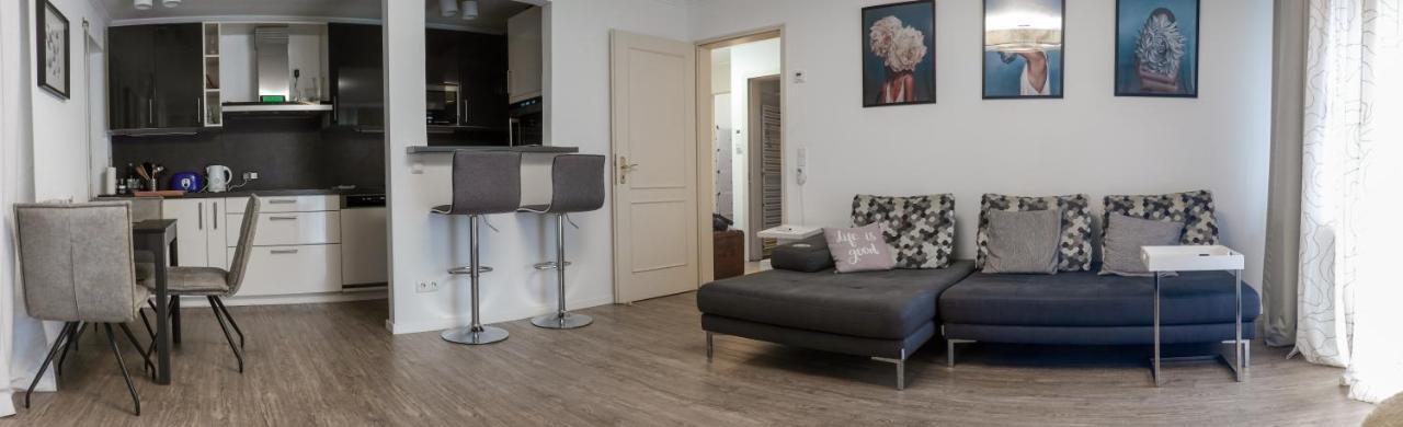 Ruhige Ferienwohnung Mitten In วิสบาเดน ภายนอก รูปภาพ